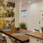 La Maison D'angelique: Gare-adjacent Colocation With Fiber & Netflix Homestay Niort